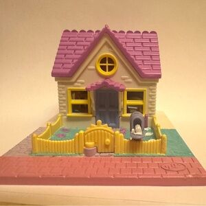 Vintage Polly Pocket Cottage